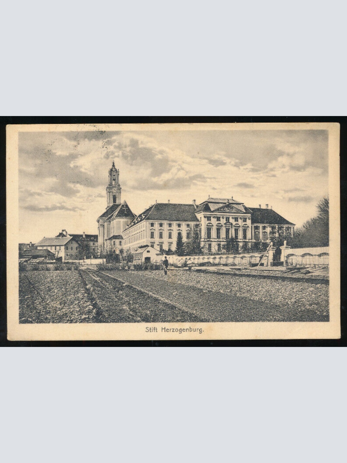 AK aus Herzogenburg mit Stift Herzogenburg Niederösterreich (1334)