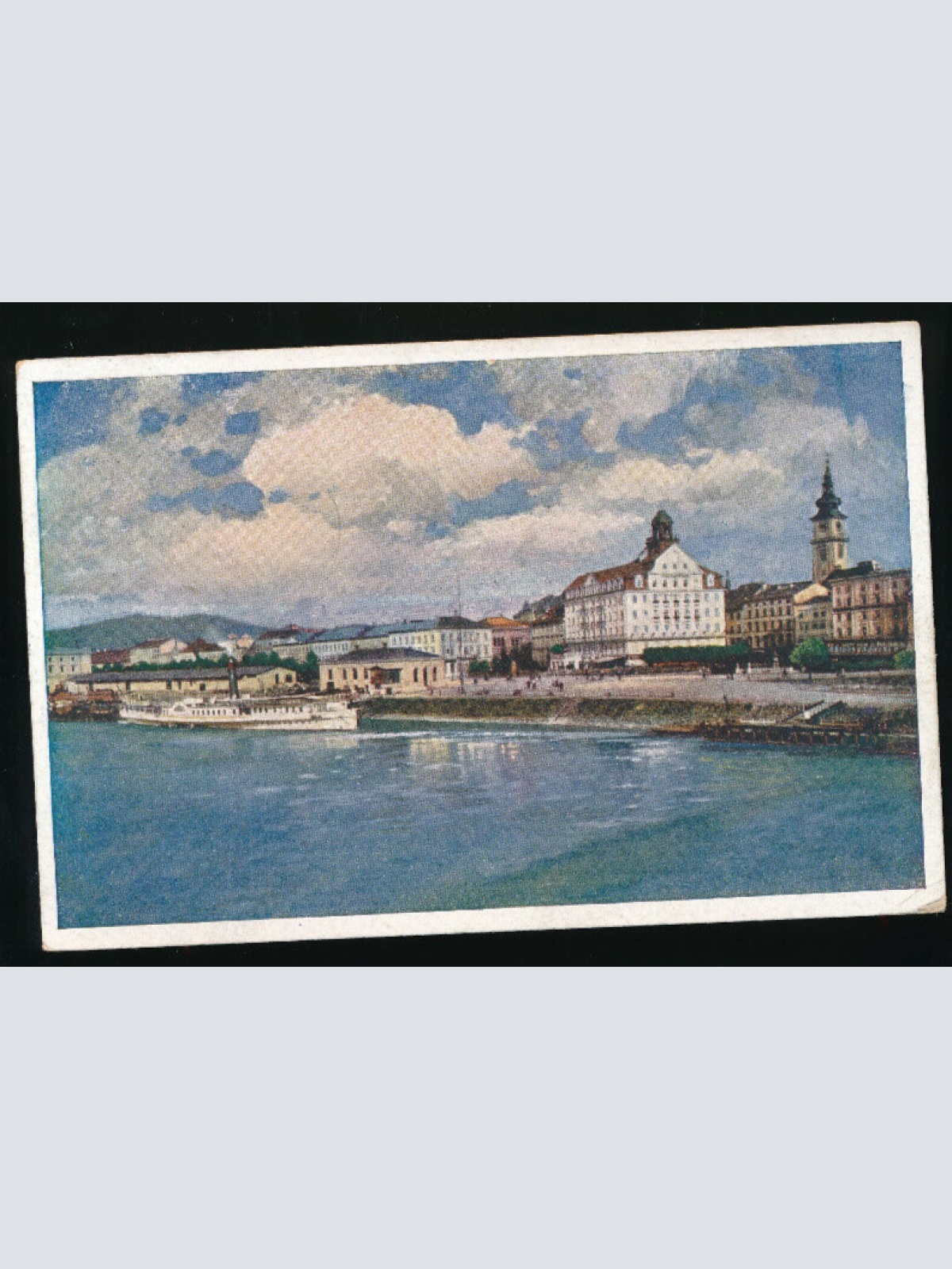 AK aus Linz an der Donau Landungsplatz und Hotel Oberösterreich (2126)