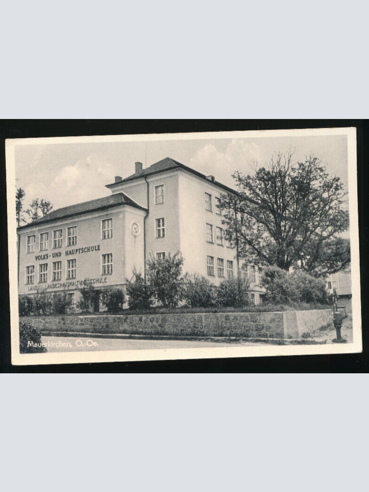 AK aus Mauerkirchen Volks und Hauptschule Oberösterreich (2802)