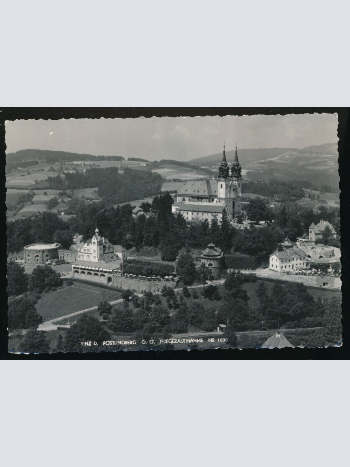 AK aus Braunau am Inn mit Heiligen - Geistkirche Oberösterreich (3686)