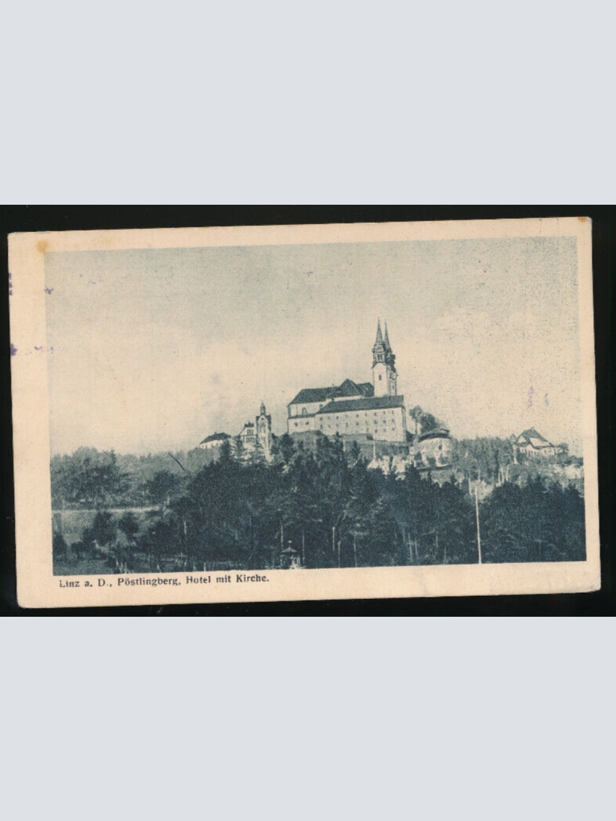AK aus Linz an der Donau Pöstlingberg Hotel mit Kirche Oberöstereich (4216)