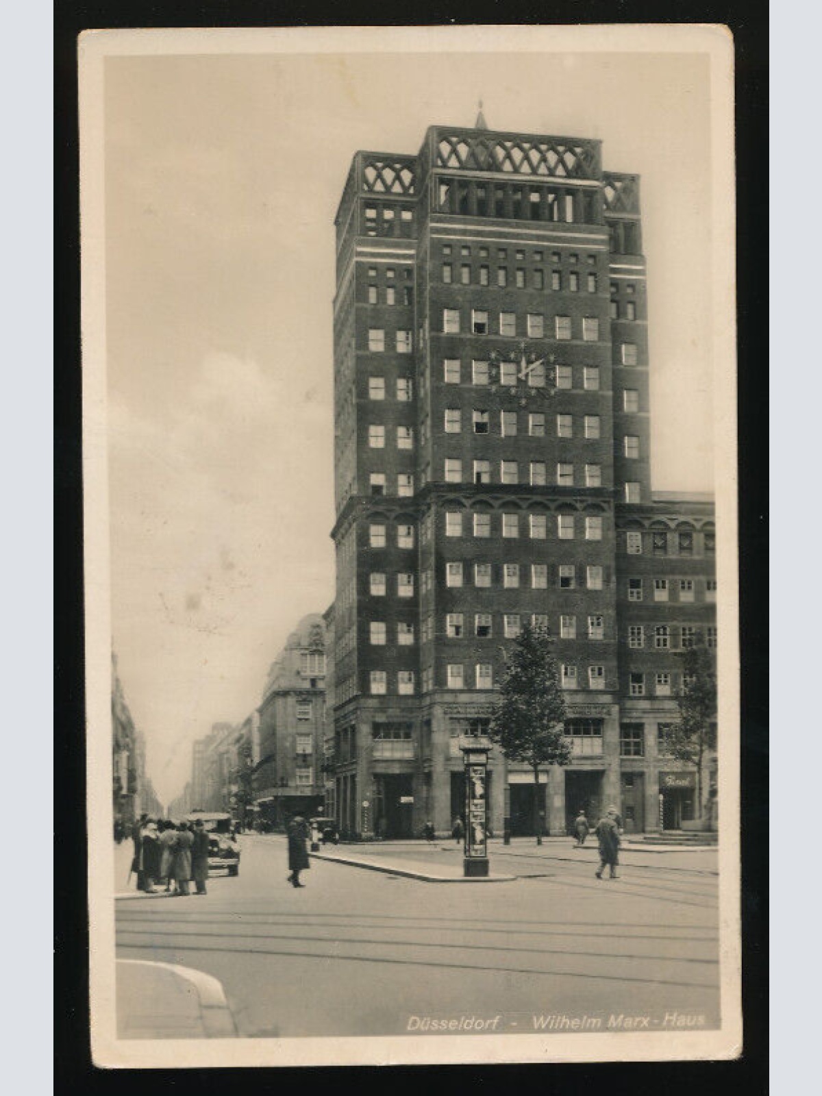 AK aus Düsseldorf mit Willhelm Marx Haus Nordrhein - Westfalen (5214)