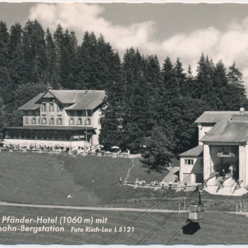 AK, Bregenz, Vorarlberg, Pfänder-Hotel mit Pfänderbahn-Bergstation (S906)
