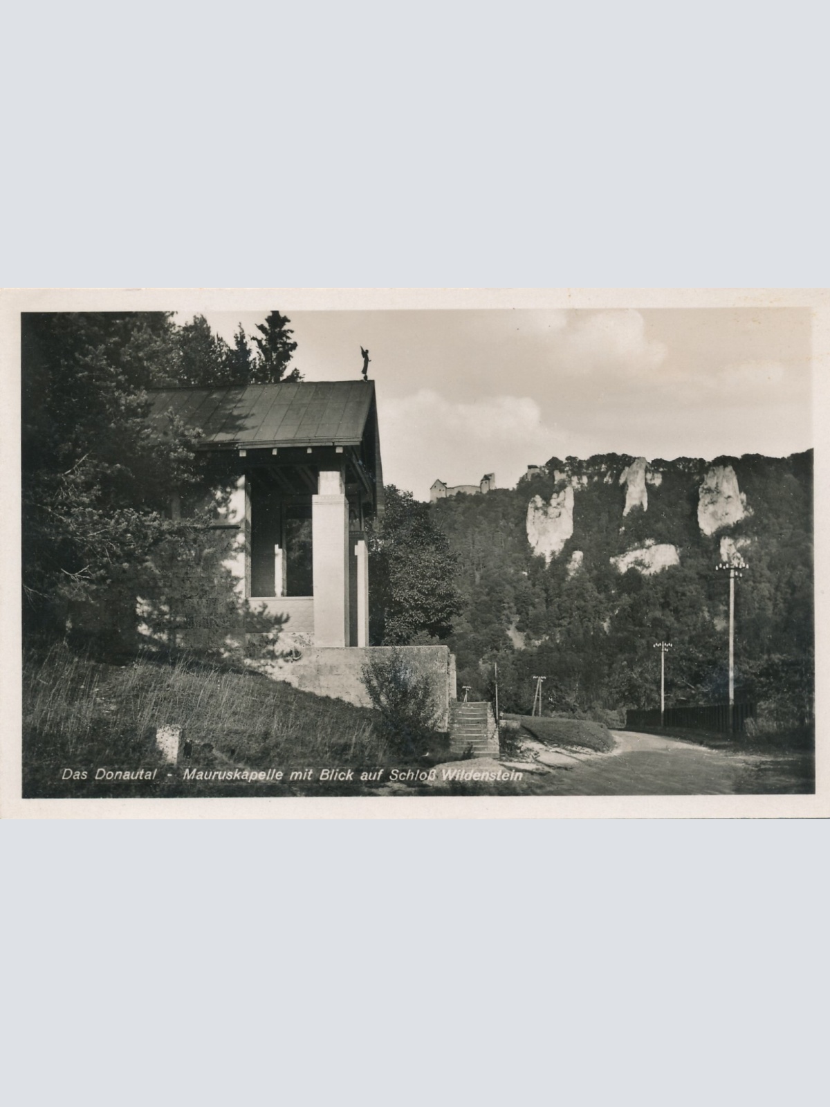 AK, Das Donautal - Mauruskapelle mit Blick auf Schloss Wildenstein (S1289)