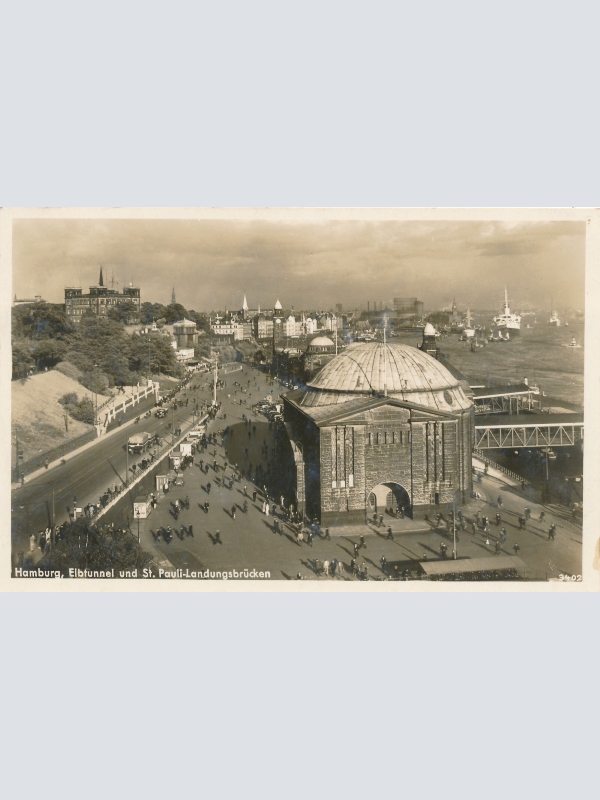 AK, Hamburg, Elbtunnel und St. Pauli-Landungsbrücken (S1597)