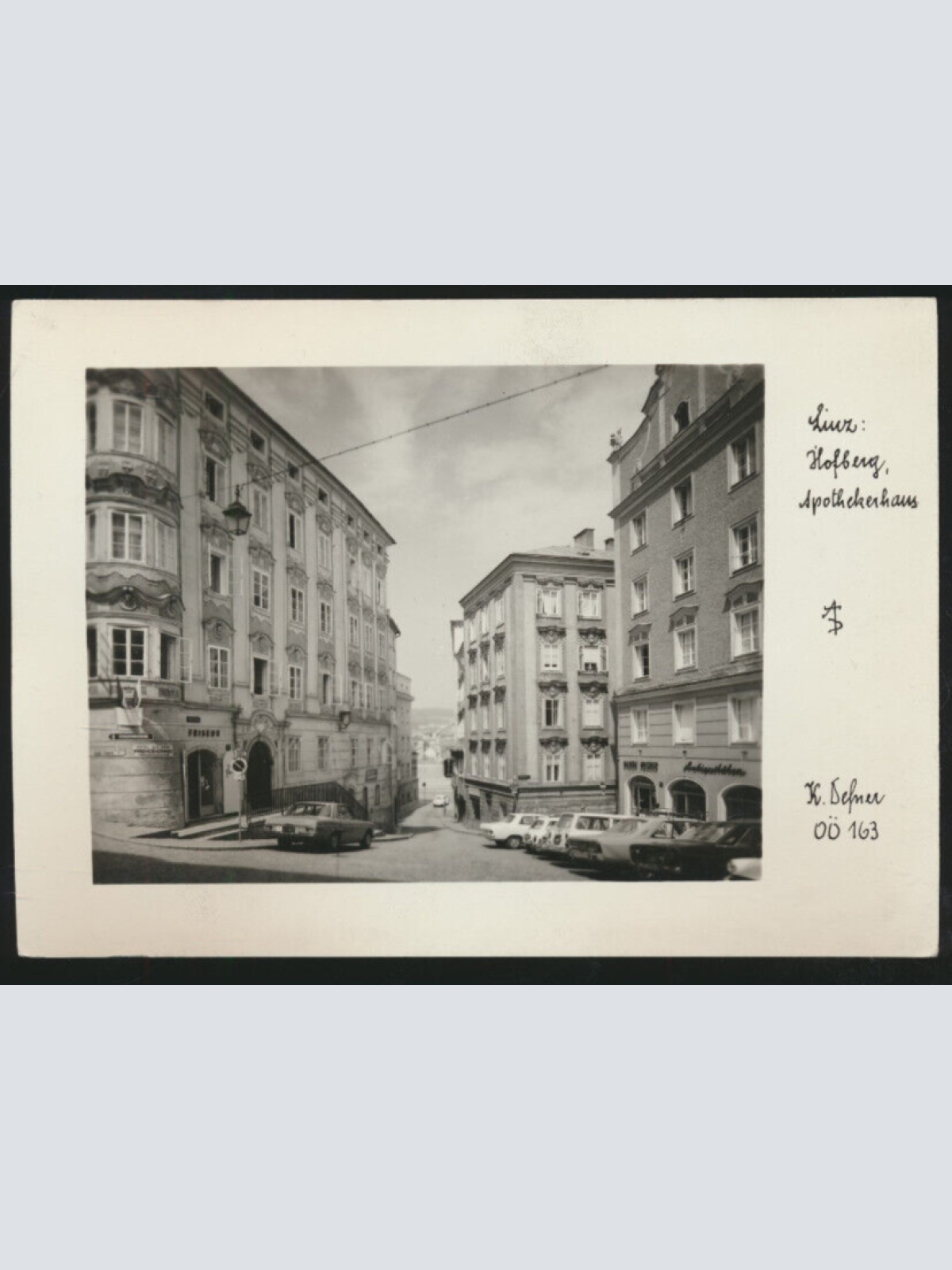 AK aus Linz Hofberg Apothekerhaus mit Oldtimer Oberösterreich (6232)