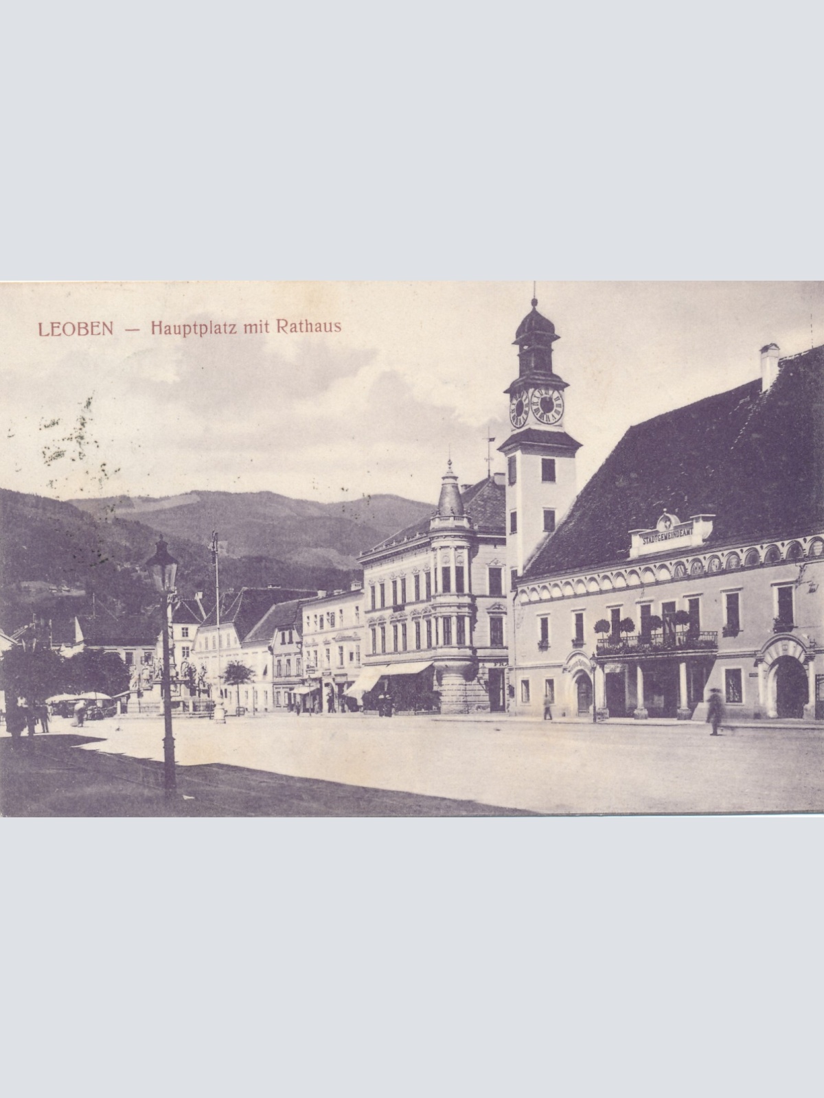 AK aus Leoben Hauptplatz mit Rathaus Stmk  (6358)
