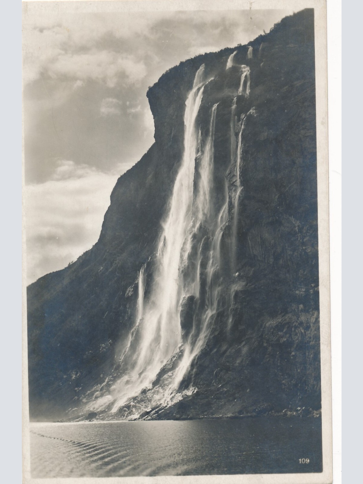 AK von einem Wasserfall De Syo Sostre (7340)