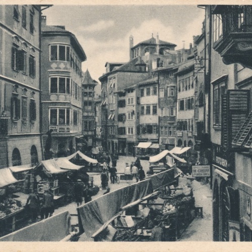 AK aus Bozen Bolzano mit Piaza Erbe Italien (7066)