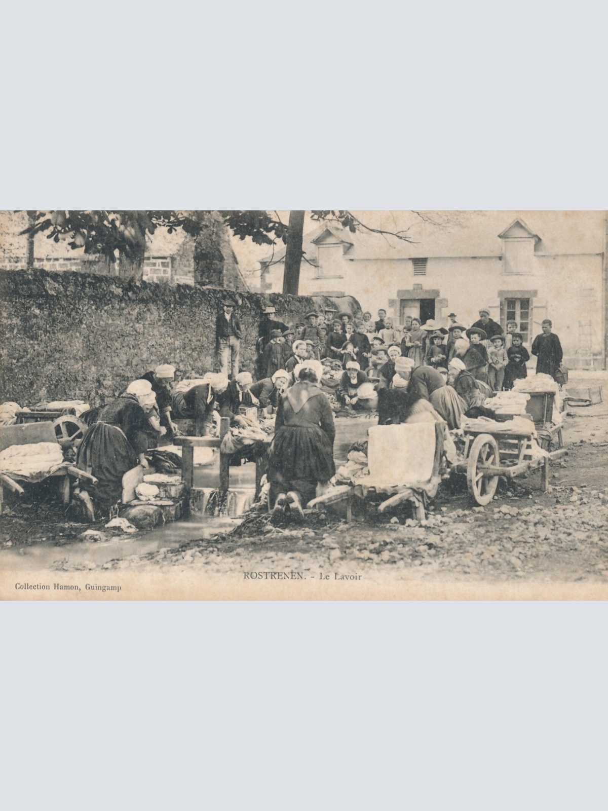 AK aus Rostrenen Le Lavoir Wäscherinnen Frankreich (6530)