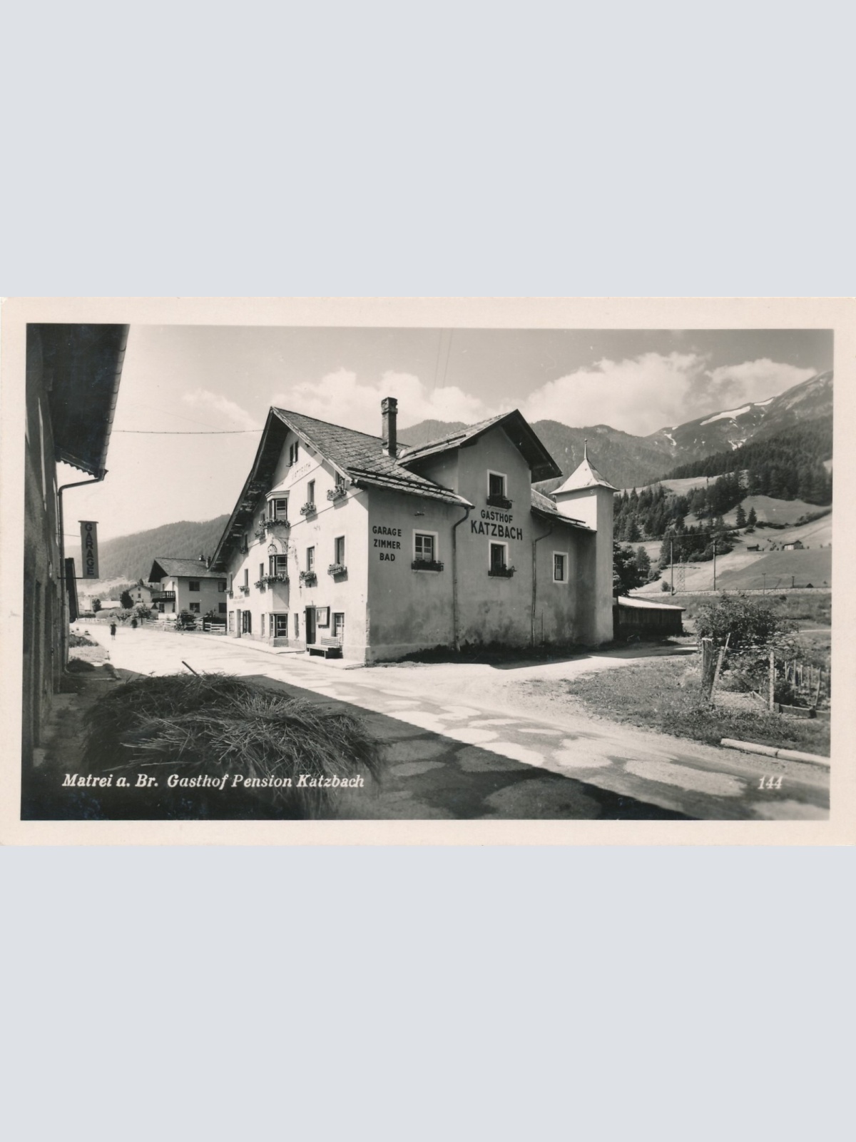 AK aus Matrei am Brenner mit Gasthof und Pension Katzbach Tirol (6544)