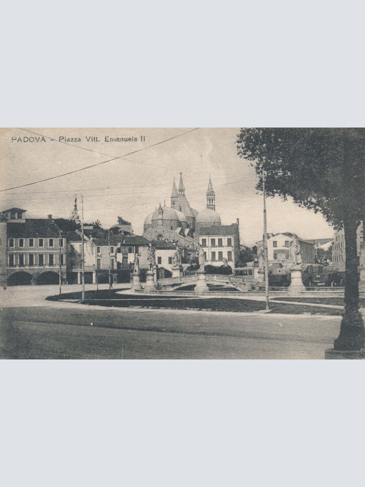 AK aus Padova Piazza Vitt Ansichtskarte Italien (8144)