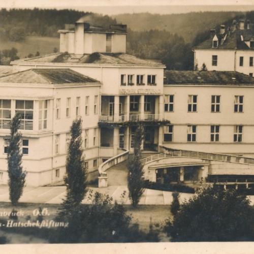 AK aus Vöcklabruck mit Krankenhaus Oberösterreich Ansichtskarte (8525)