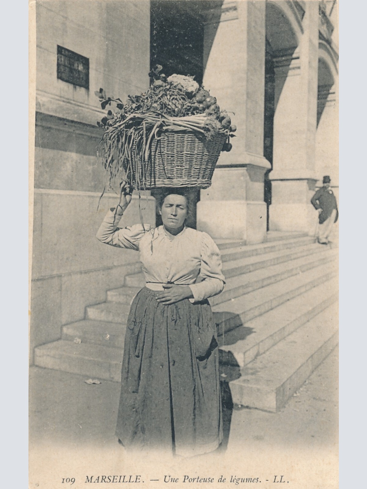 AK aus Marseille Une Portuese de legumes Frankreich Ansichtskarte (8601)