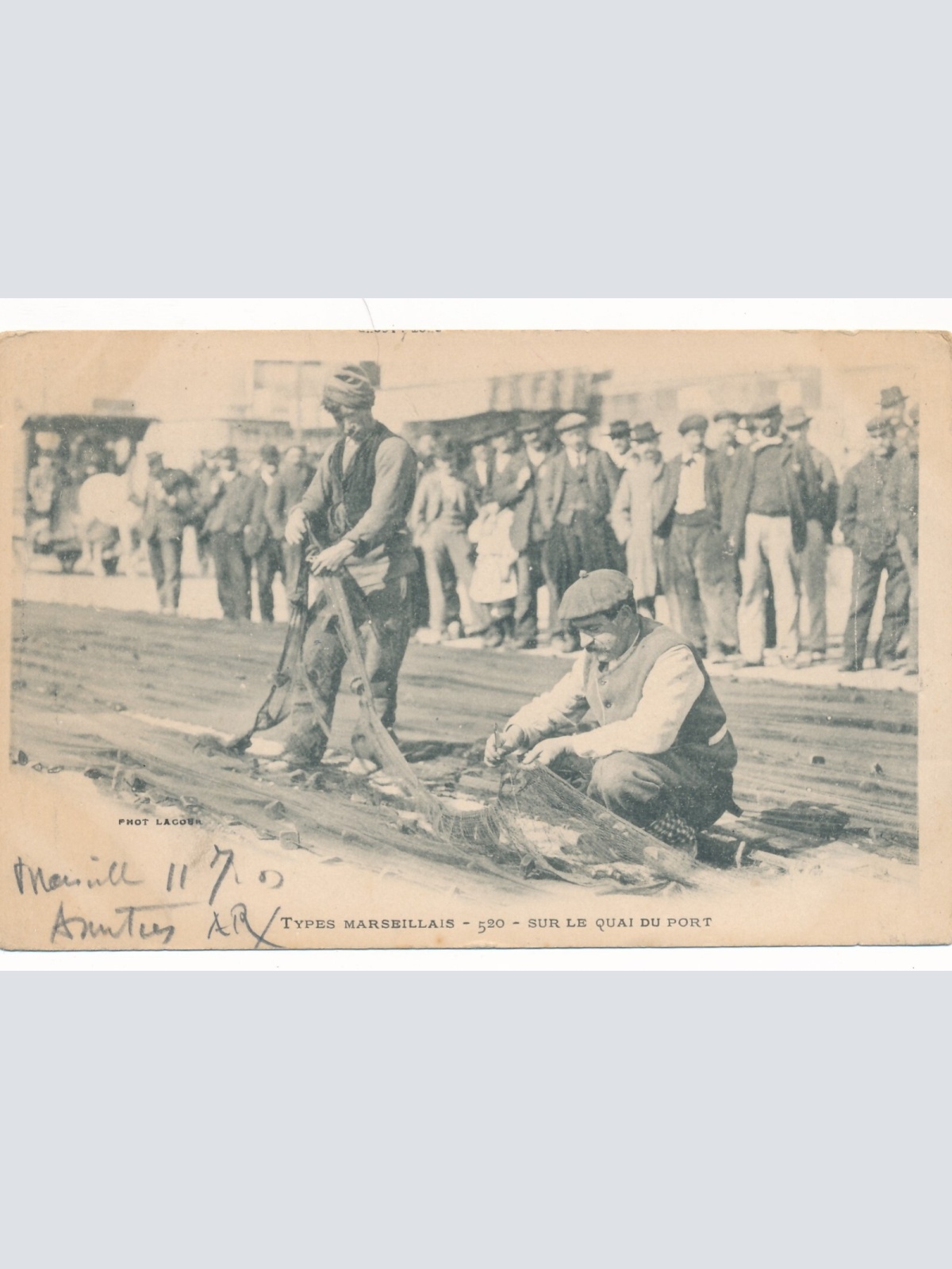 AK aus Marseille Sur le quai du Port Italien Ansichtskarte (8769)