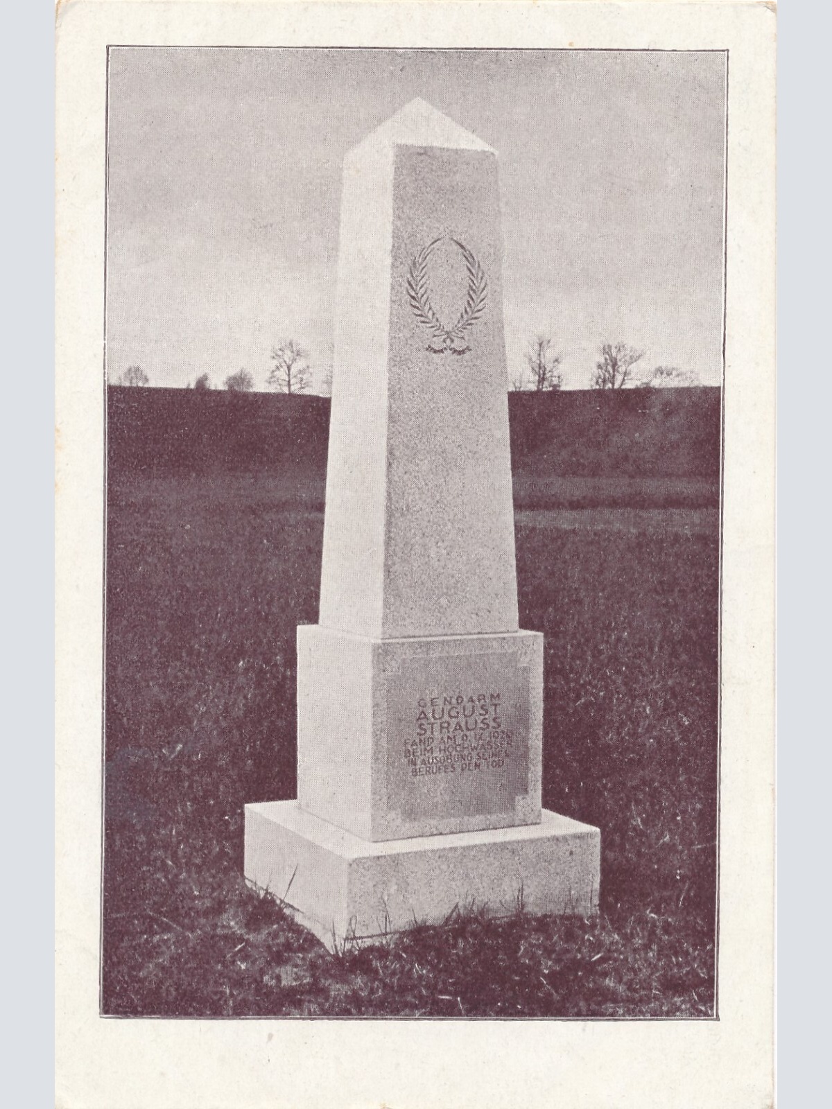 AK aus Ostermiething August Strauss Gedenkstein Oberösterr. Ansichtskarte (9081)