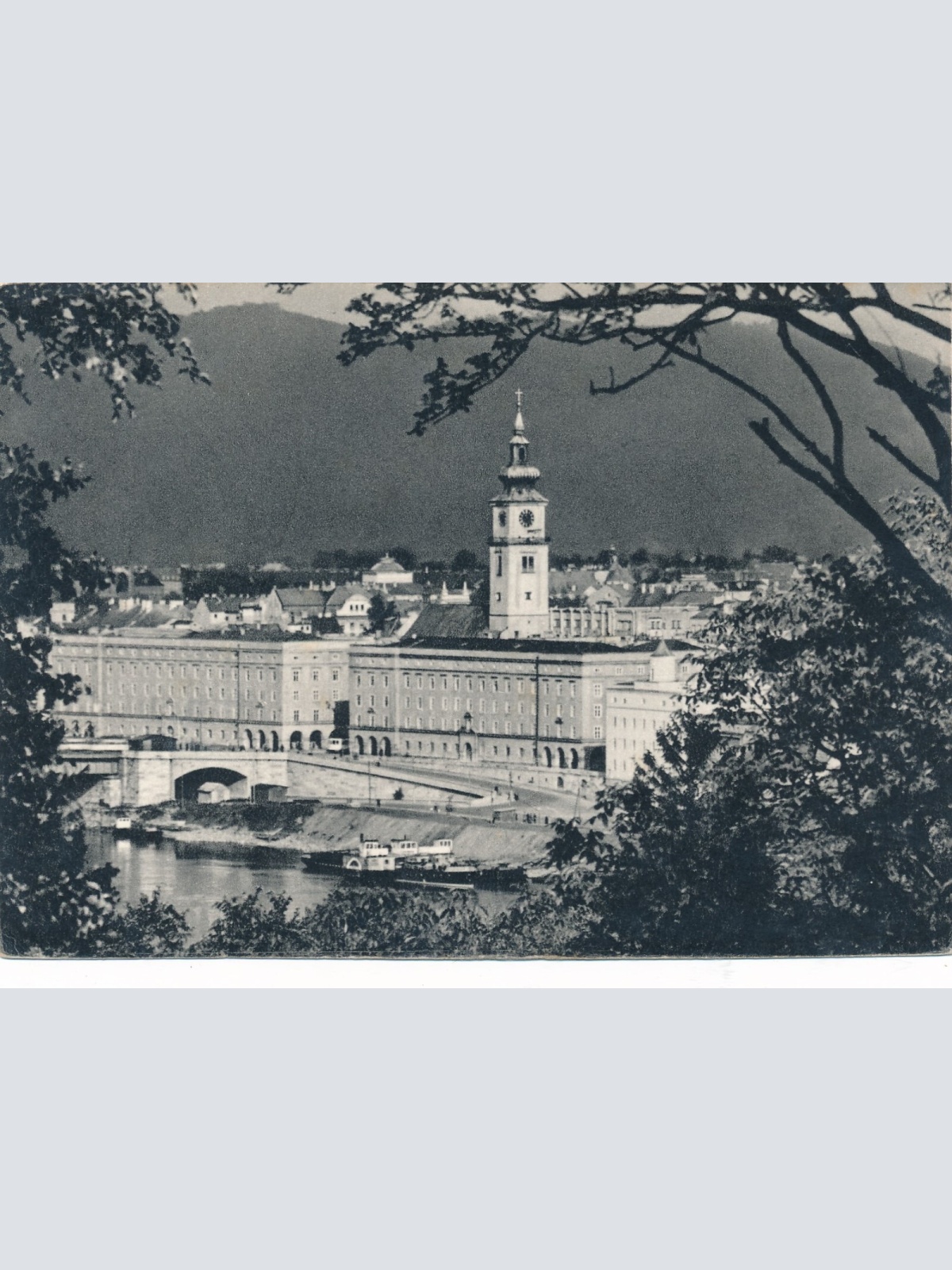 AK aus Linz an der Donau Oberösterr. Ansichtskarte (9002)