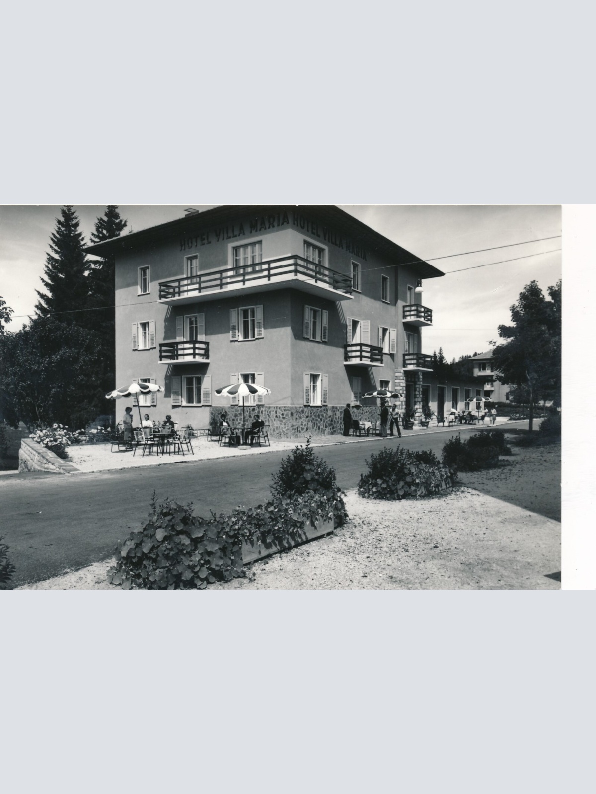 AK aus Lavarone mit Hotel Villa Maria Italien Ansichtskarte (9522)