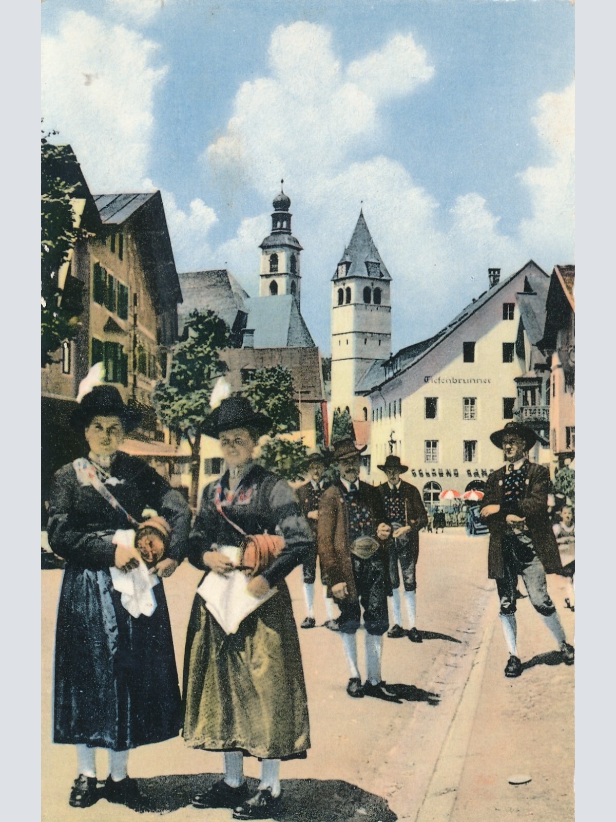 AK aus Kitzbühel Volkstrachetn Tirol Ansichtskarte (9475)