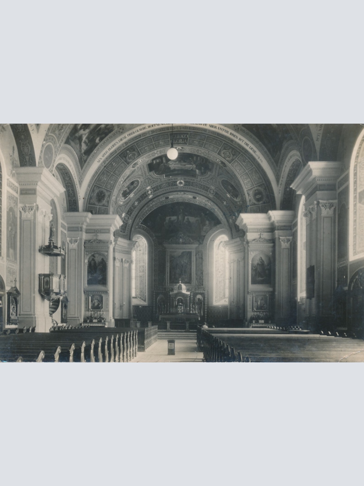 AK aus Bad Ischl Pfarrkirche Kircheninneres Oberösterreich Ansichtskarte (9947)