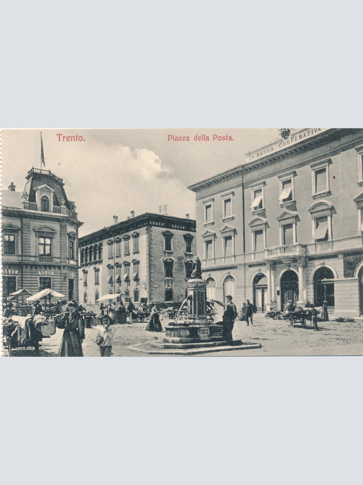 AK aus Trento Piazza della Posta Italien Ansichtskarte (9654)