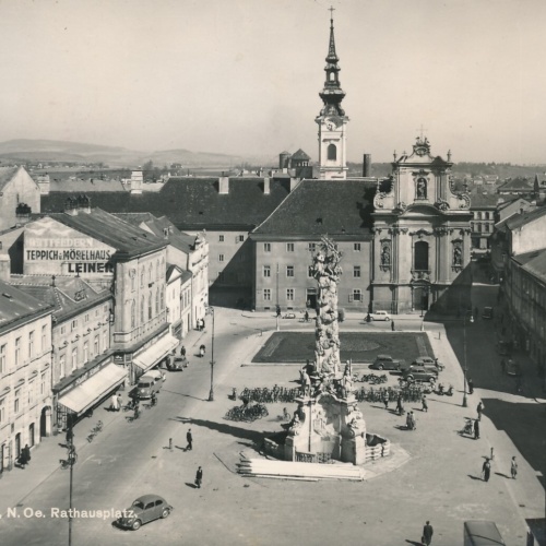 AK aus St. Pölten Rathausplatz Niederösterreich Ansichtskarte (10324)