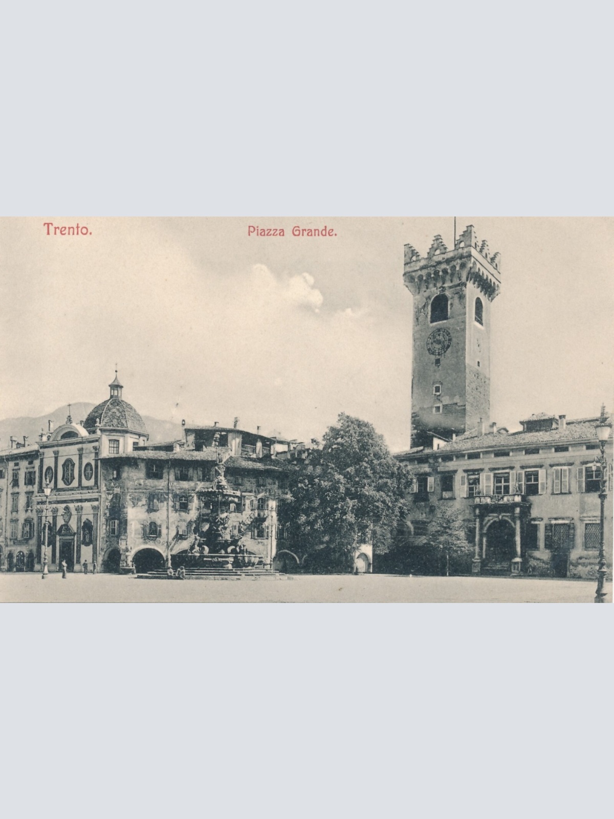 AK aus Trento Piazza Grande Italien Ansichtskarte (9650)