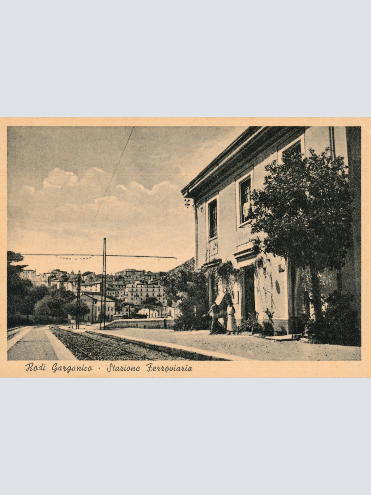 AK aus Rodi Garganico Stazione Ferrovaria Italien Ansichtskarte (10941)