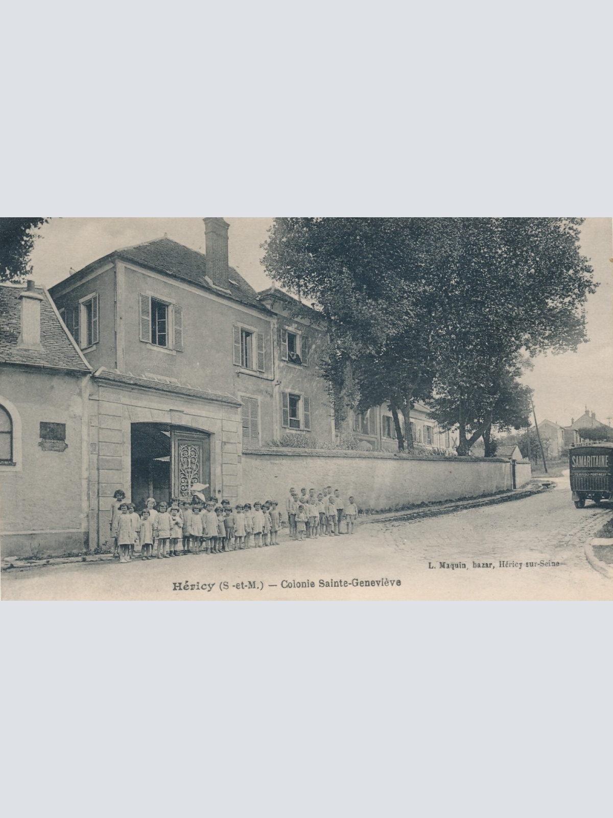 AK aus Hericy Frankreich Ansichtskarte (10883)