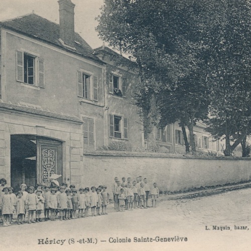 AK aus Hericy Frankreich Ansichtskarte (10883)