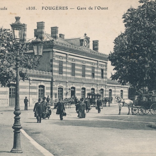 AK aus Fougeres Gare del Ouest Frankreich Ansichtskarte (11028)