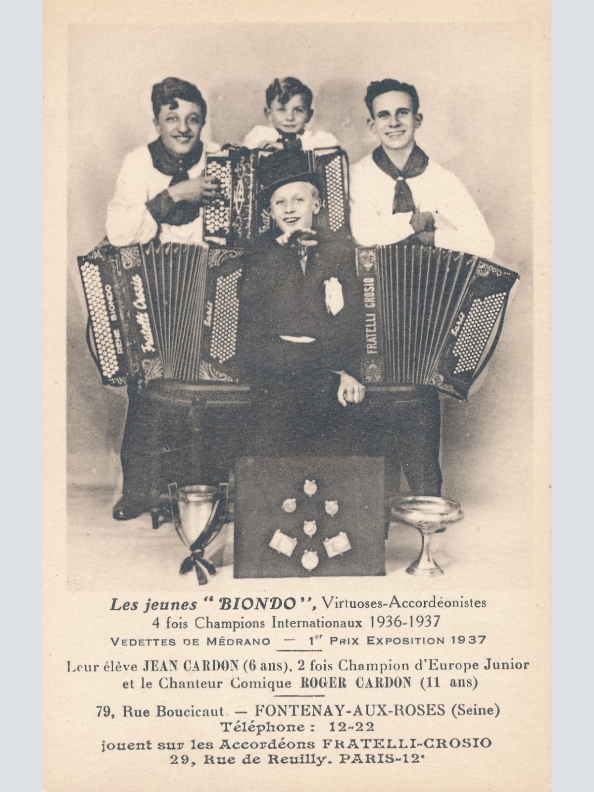 AK aus Les jeunes Bindo Virtuoses Accordeoniste Frankreich Ansichtskarte (11029)