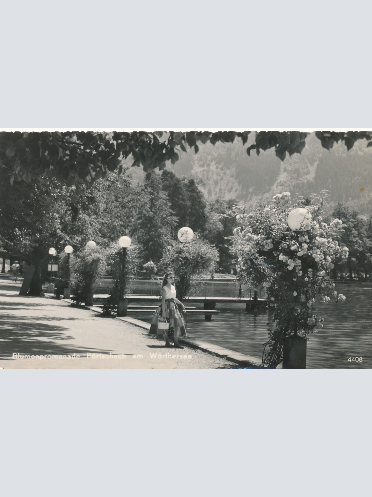 AK aus Pörtschach mit Blumenpromenade Kärnten Ansichtskarte (12211)