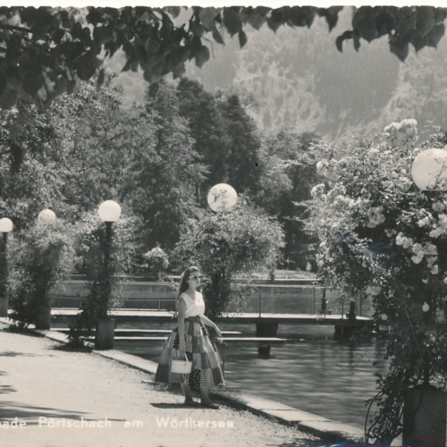 AK aus Pörtschach mit Blumenpromenade Kärnten Ansichtskarte (12211)