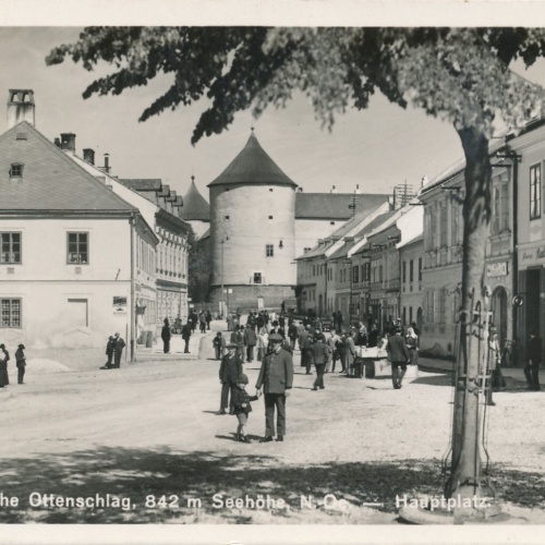 AK aus Ottenschlag mit Hauptplatz Ansichtskarte (12974)