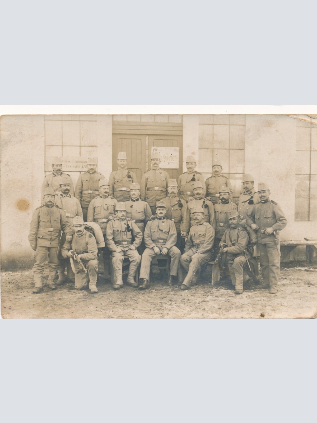 AK Soldaten mit Gewehren Ansichtskarte (13963)