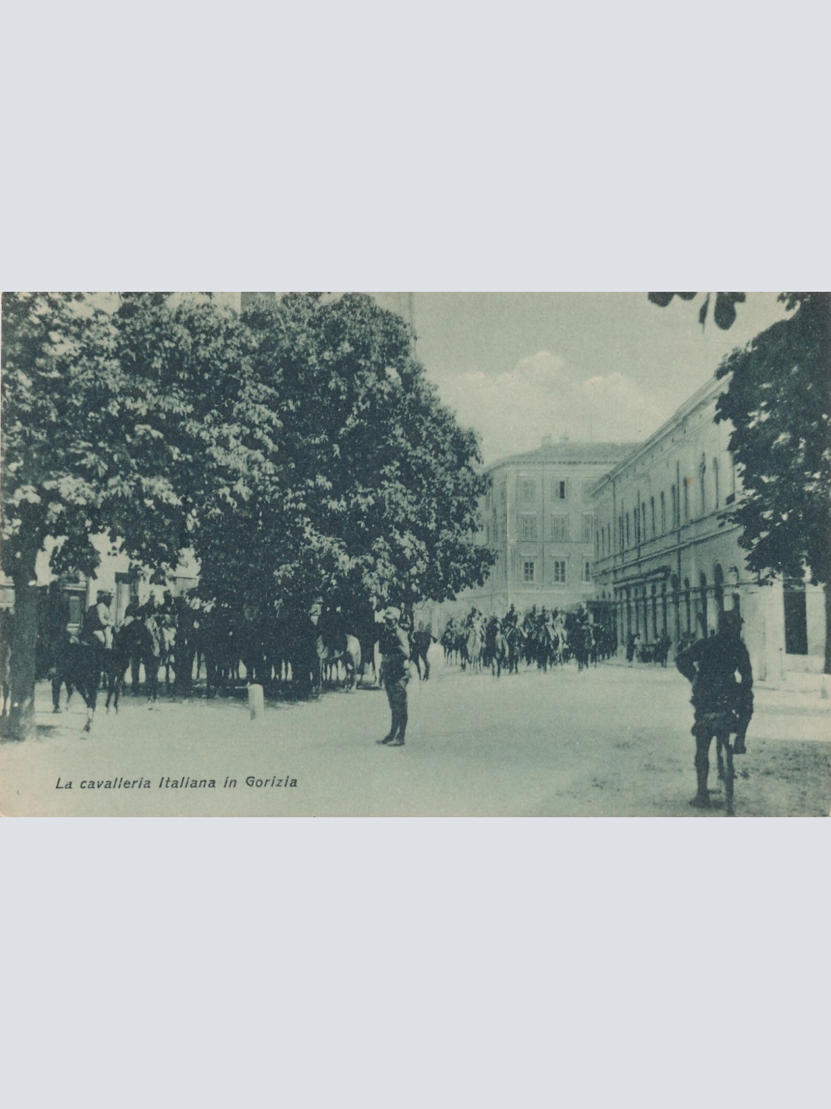 AK Cavalleria Italiana in Gorizia mit Soldaten Ansichtskarte (13909)