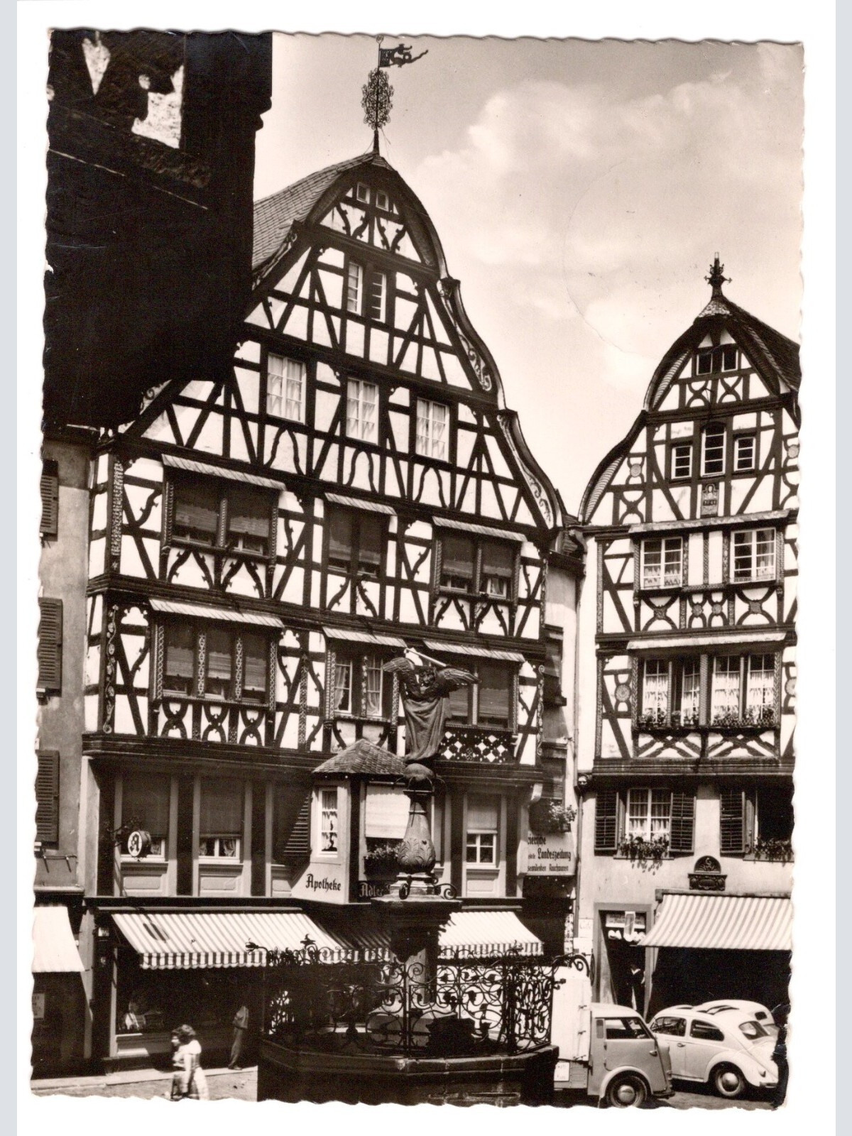 AK, Bernkastel an der Mosel, am Marktplatz, Rheinland-Pfalz (S4651)