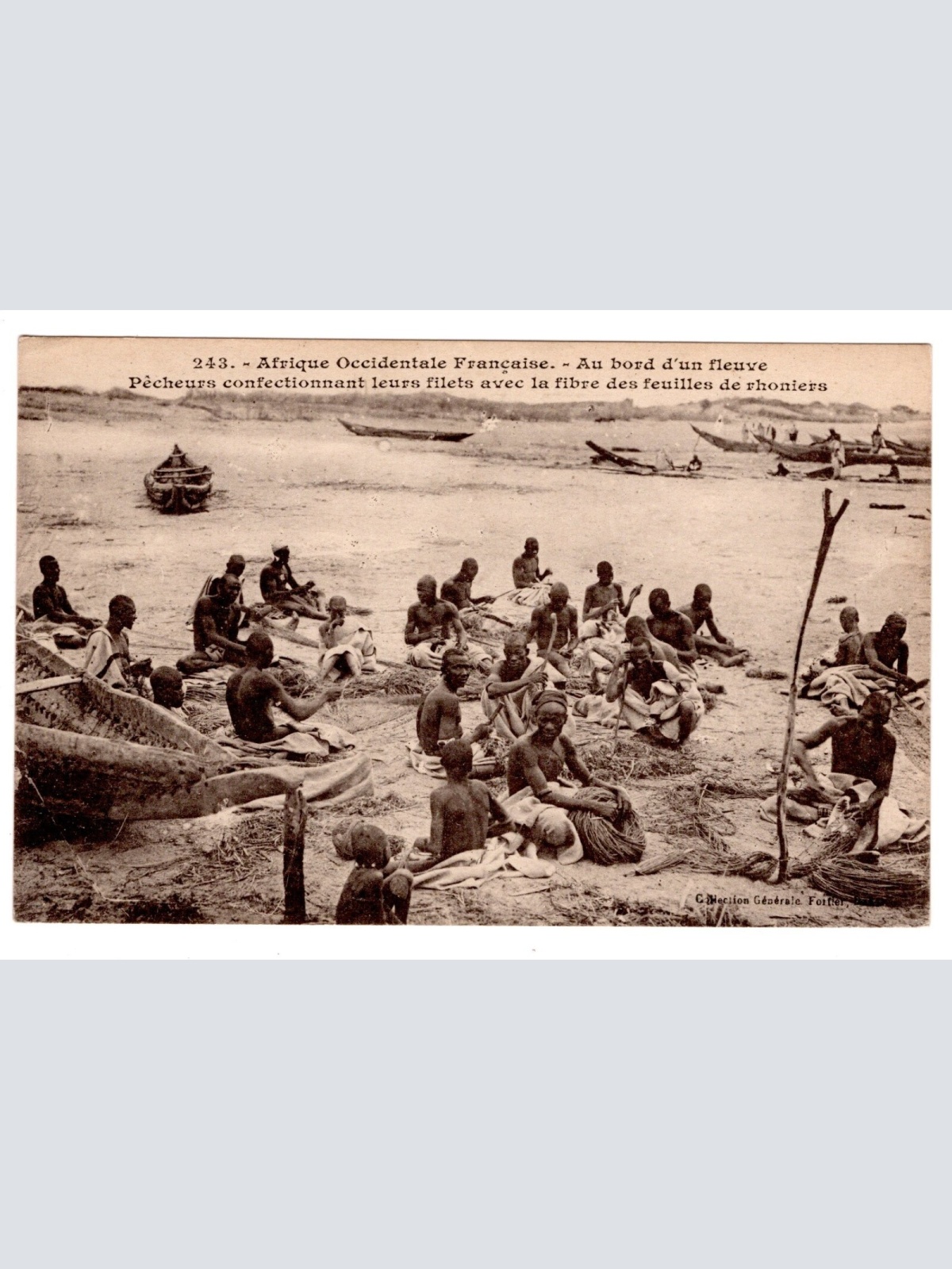 AK, Afrique Occidentale Francaise, Au bord d'un Fleuve, Ansichtskarte (S5799)