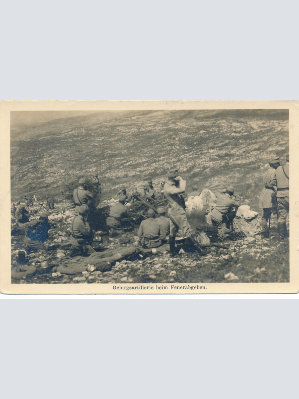 AK Gebirgsatillerie beim Feuerabgeben Militaria Ansichtskarte (14237)
