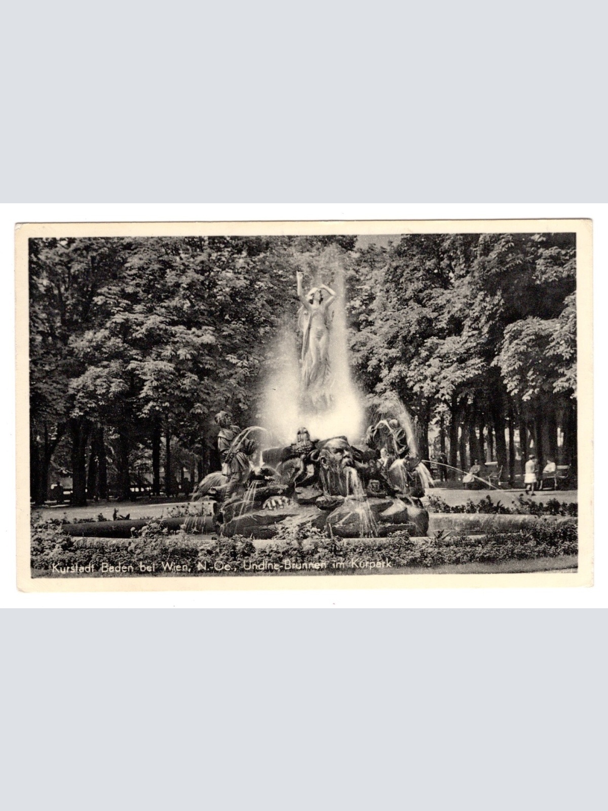 AK, Baden bei Wien, Undine Brunnen, Niederösterreich, Ansichtskarte (S5975)