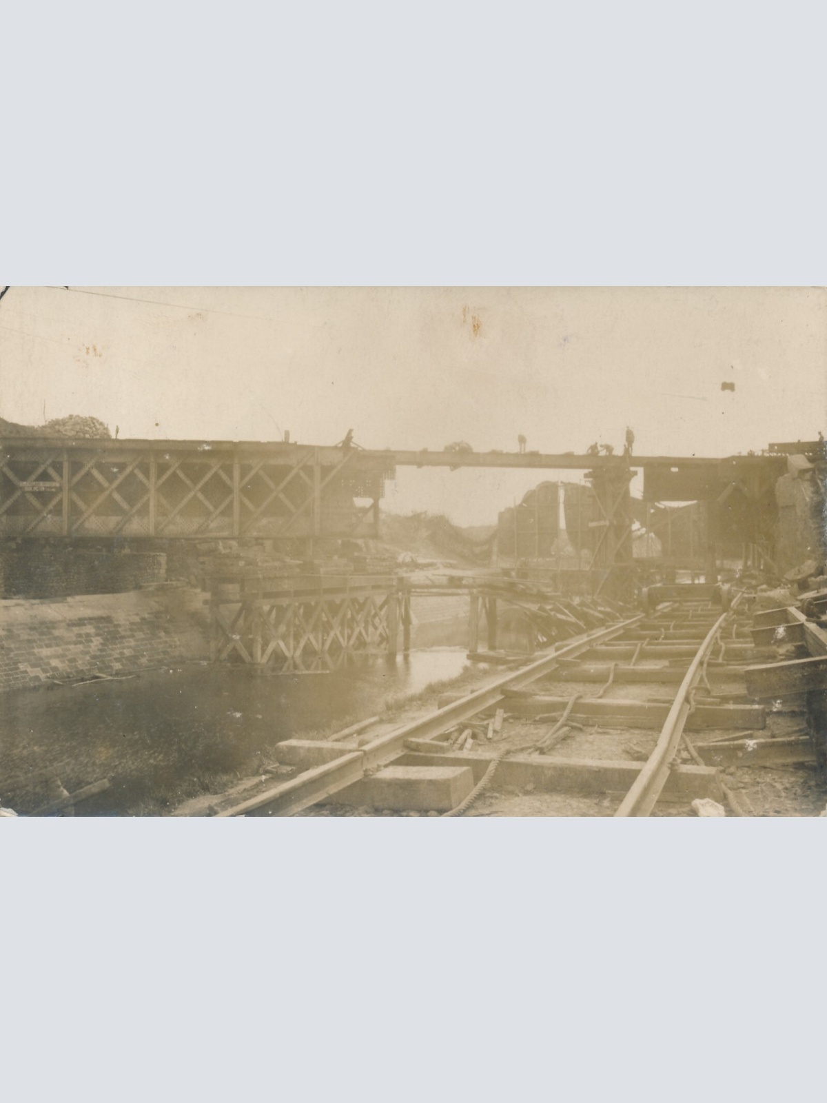 AK Brücken und Eisenbahn Bau in Frankreich  Ansichtskarte (14339)