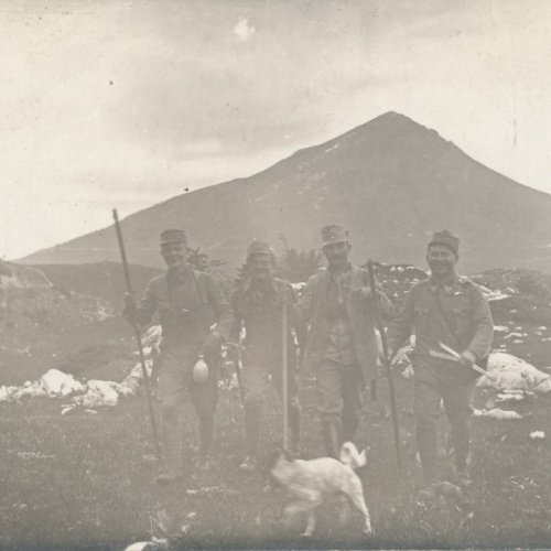 AK Soldaten im Gebirge mit Hund Militaria (14802)