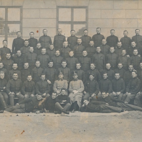 AK Mannschaftsfoto von Soldaten Militaria (14728)