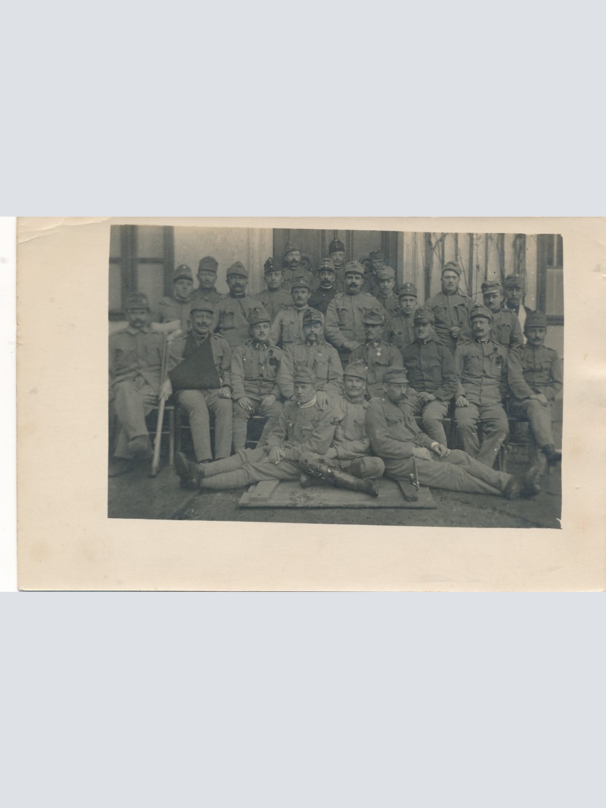 AK Mannschaftsfoto von Soldaten Militaria (14732)