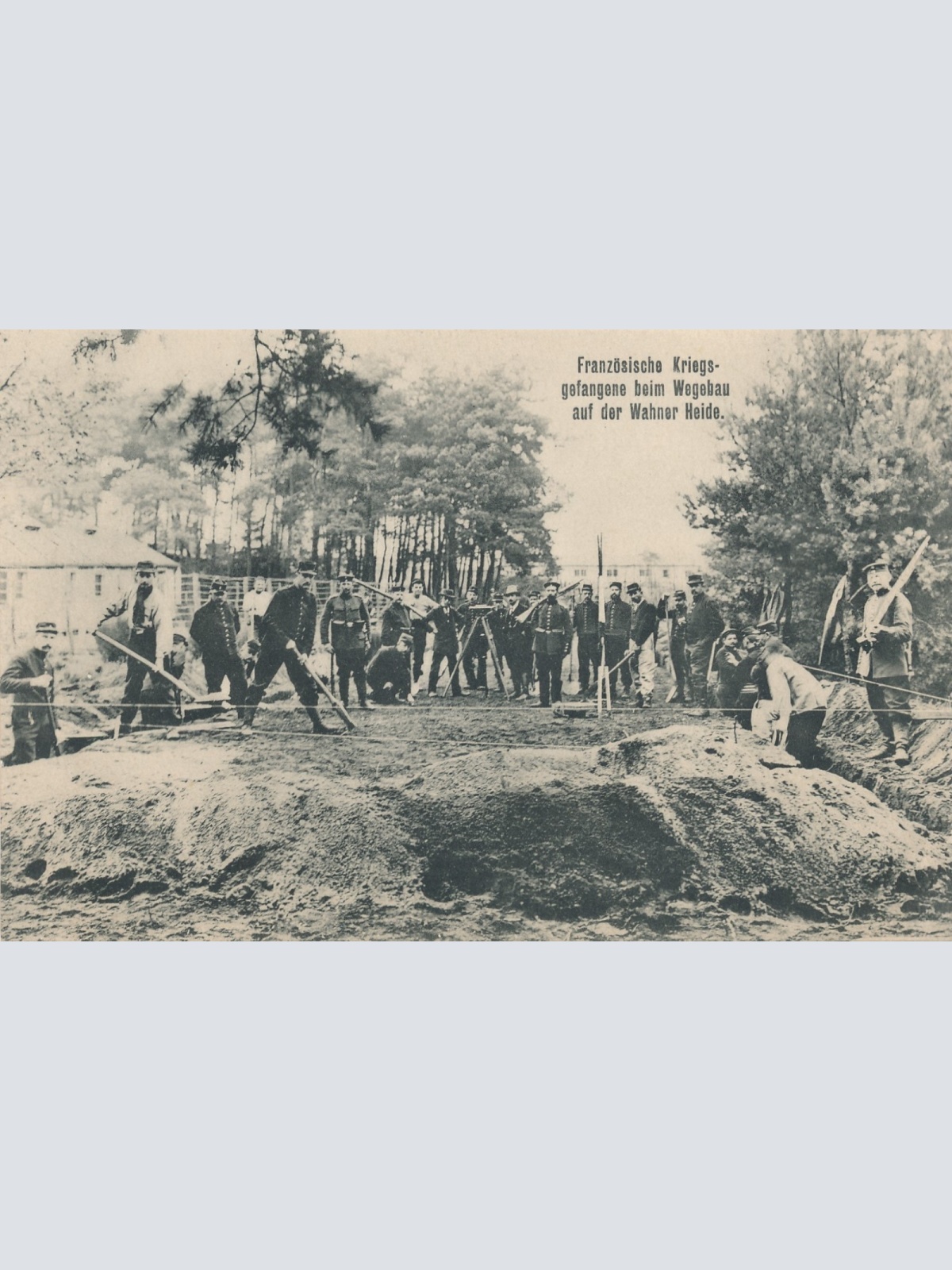 AK Französische Kriegsgefangene beim Wegebau Militaria Ansichtskarte (14991)