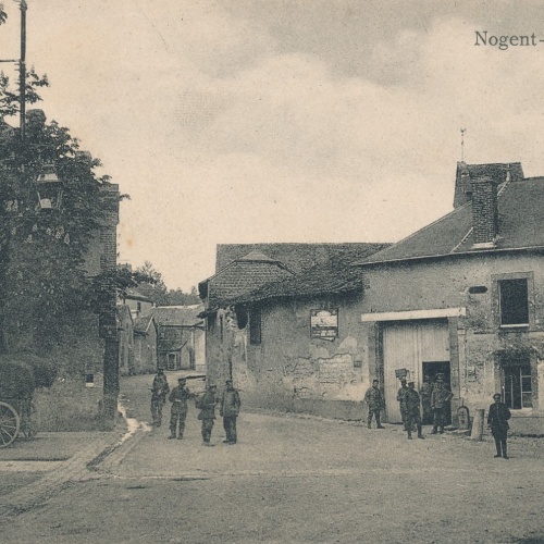 AK aus Nogent - L Abbesse mit Soldaten Militaria (14998)