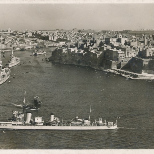 AK aus Malta mit Dampfschiffen Hafen Ansichtskarte (15936)