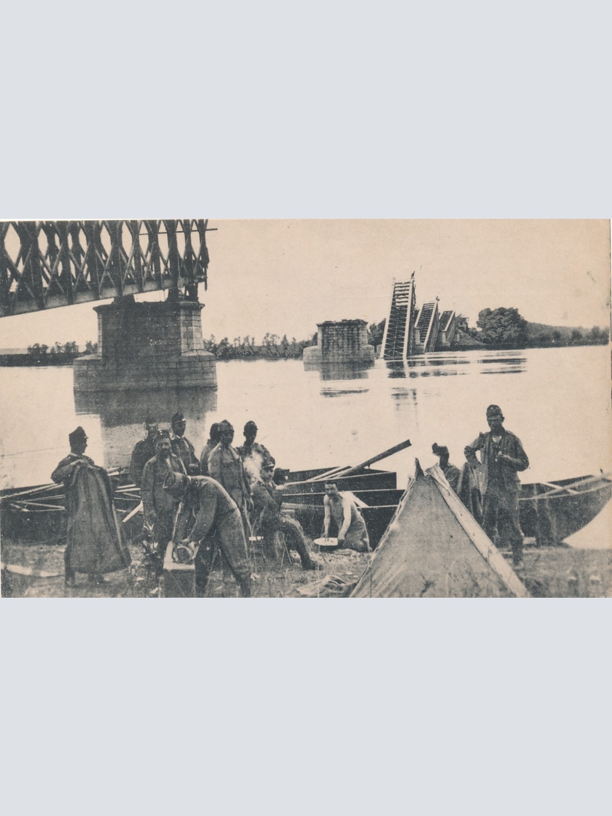 AK Militaria Gesprengte Brücke von Semlin nach Belgrad Ansichtskarte (15976)