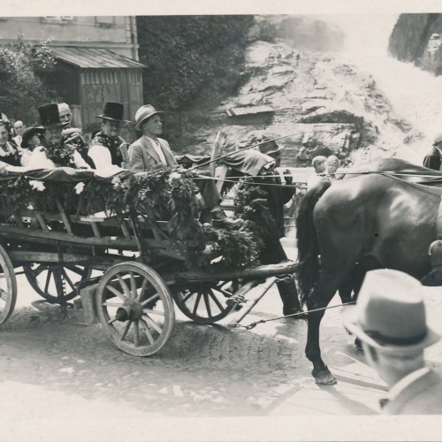 AK Annodazumals Menschen in der Kutsche Ansichtskarte (15873)